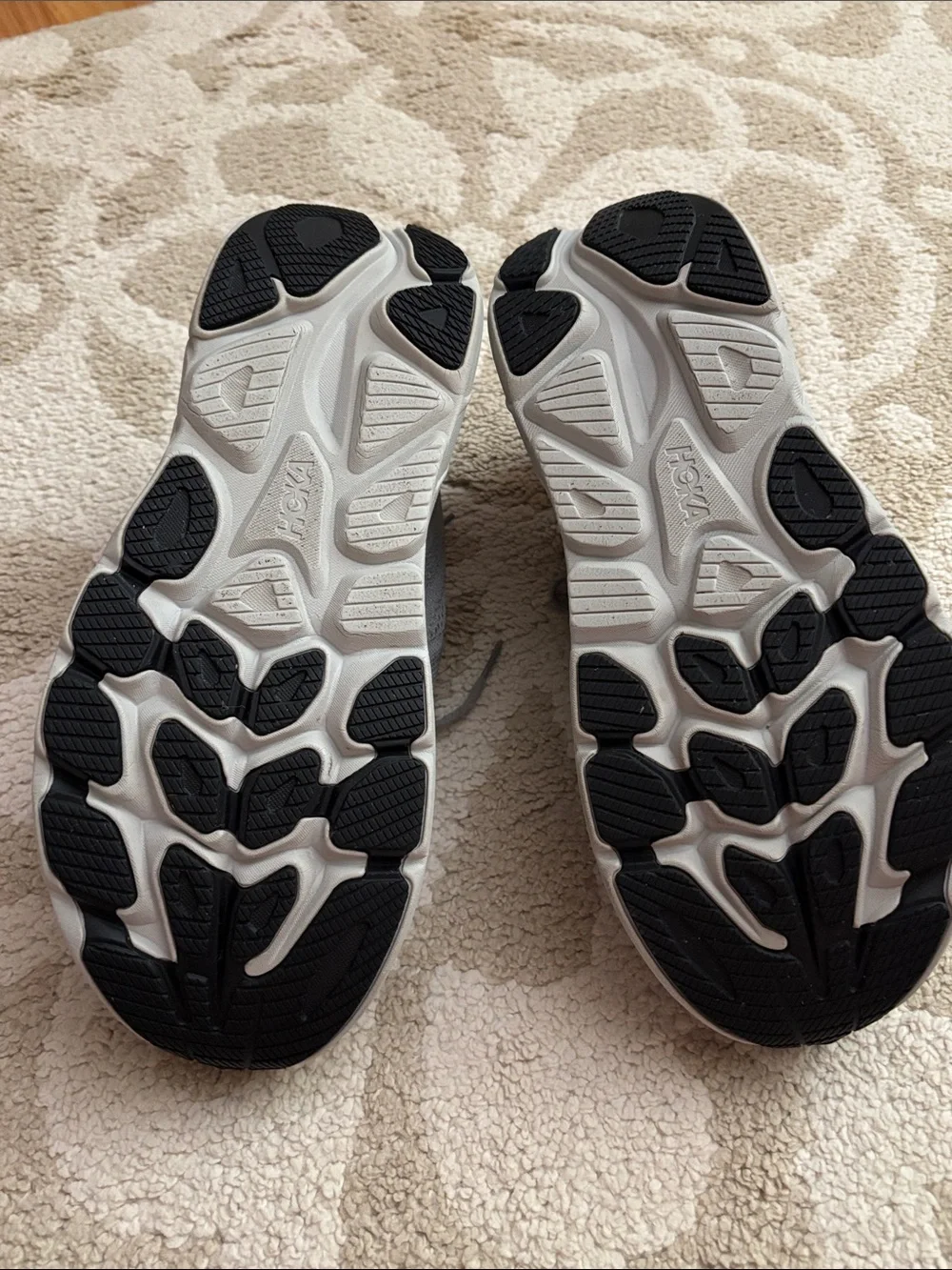 HOKA Clifton 10